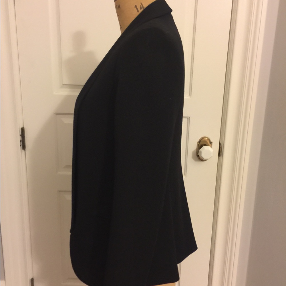 Blazer - Picture 2 of 5